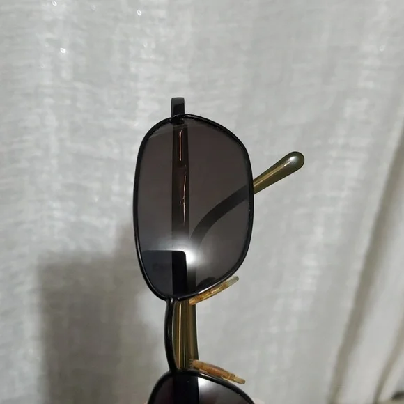 MAUI JIM Hilo 133-02 Polarized Sunglasses w/ Hardcase, 100% UV protection - Picture 6 of 6